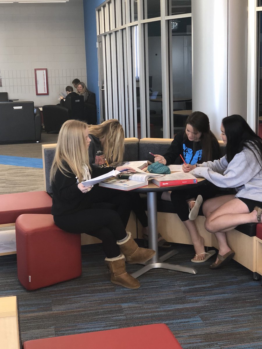 MrKnott12's tweet photo. Learning commons with flexible seating! #collaboration #sciencehappens #research #classicalmusicplaying #klsdstaff https://t.co/wdzZ88FUvB