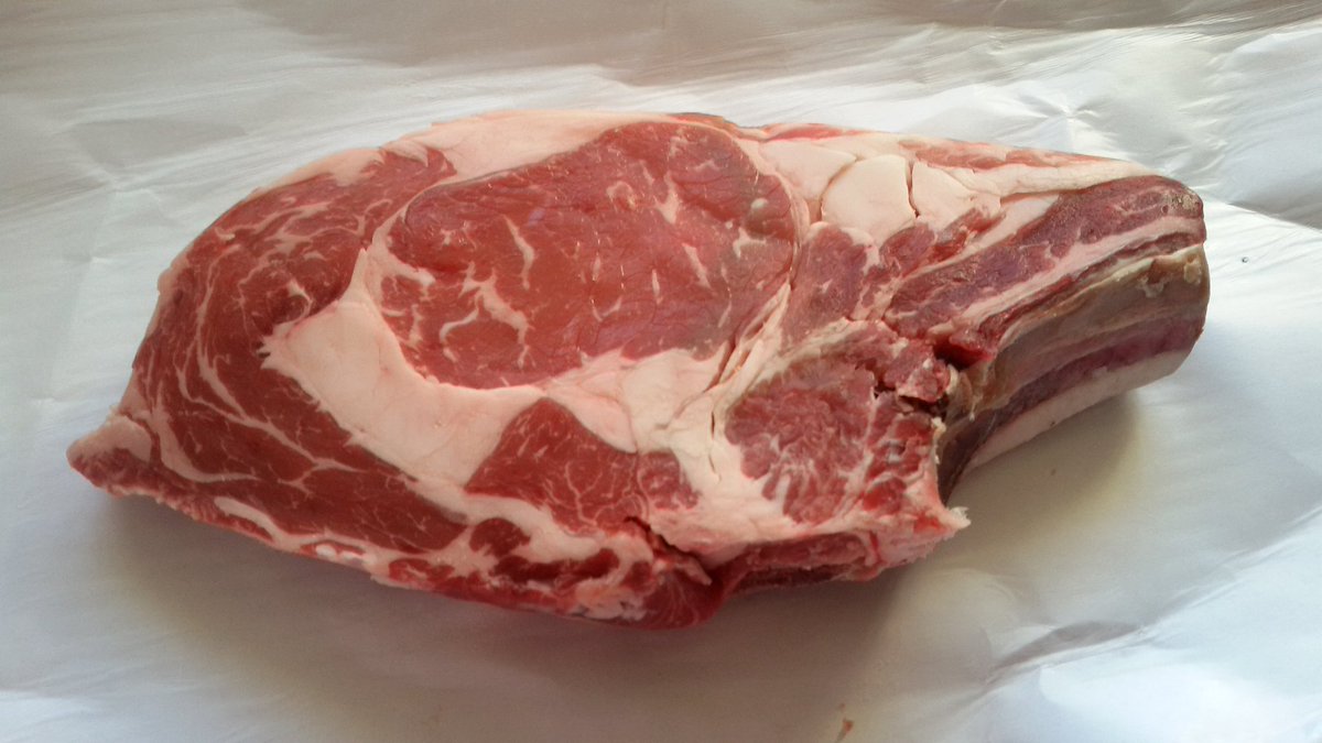 CoinFusion's tweet photo. Después de una semana de locos, estaba entre sacar cita con el psicólogo o pasar por El Bodegón de La Carne (Coín) @PacoMuoz18 https://t.co/uuEPBiNXGu