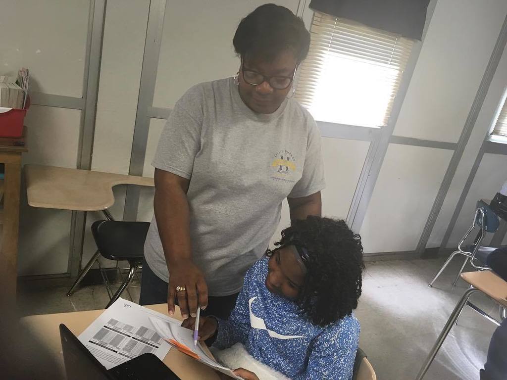 burney_social's tweet image. Science teachers discuss NWEA Data with their students after testing #DataDrivenConversations #GoalSetting @HpsdSup #HpsdSup