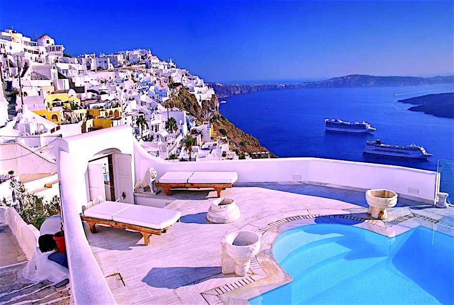 SANTORINI ISLAND - GREECE
