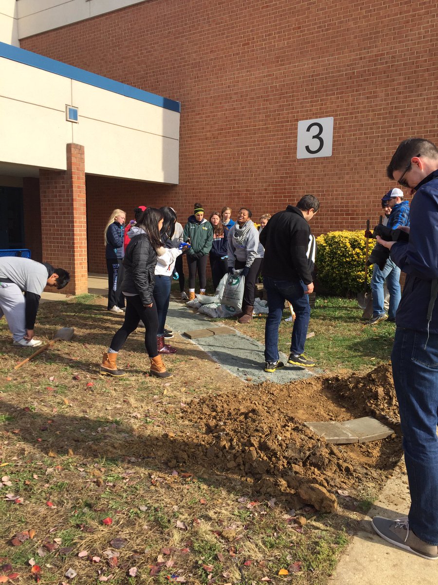 theWPboard's tweet photo. WPHS Veterans Day of Service with @TMFoundation https://t.co/ipLOq0u7n4