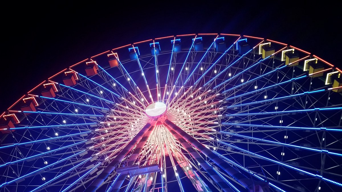 TheKorjin's tweet photo. #Santa Enchanted Forest #FerrisWheel #photography https://t.co/pHNge0iEsY