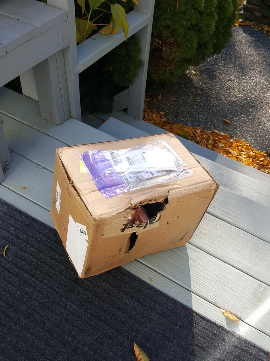 fatboythegreat's tweet photo. @FedEx thanks for the condition my car part package came this morning. #YouHadOneJob https://t.co/ZUT4B84z4V