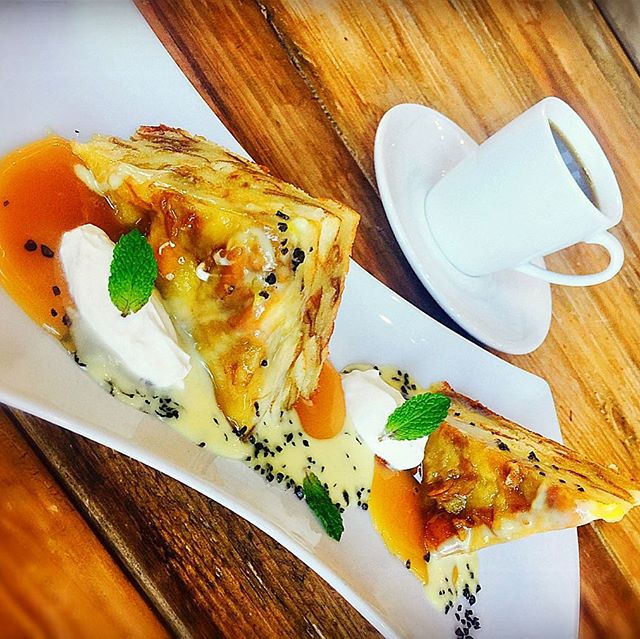 clehotspots's tweet photo. #OMG @heckscafe 🍽The Salted Caramel Pretzel Bread Pudding with Creme Anglaise, Caramel Sauce and Black Salt is a good place to start. 😋👏🏻#clefood #instagood #fallmenu #lunchbreak #dinnertime #clefoodie #locallysourced #CleHotSpots https://t.co/RKUYSeU2xH