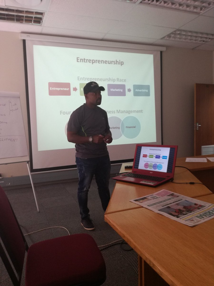 Entrep_O_Walk's tweet photo. @serememoss @SirMaxSA @naledimoleo @SAfmRadio Entrepreneurship O-Walk.....today we enjoyed a wonderful Start-up workshop in Klerksdorp https://t.co/bzt3e7571N
