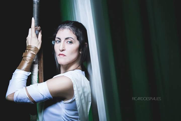 SatsukiCosplay's tweet photo. New photo of Rey (Star Wars) thanks to @RicardoEspiau for this beautiful pic and edition😉 https://t.co/ilhMHC1atm