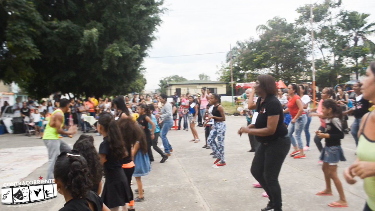 apariciodio's tweet photo. Jacs Power en pleno !! activo con su bailoterapia contagio a todos los presentes del #1erEventoAutogestión el pasado #5Nov !! @GBMPLomasdeF https://t.co/P2PqjM3OAQ