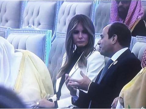 #اسطوانات_الرجالة انا مش مرتاح مع انتصار ومقدرش اطلقها!! دي تنتحر! عارفة يا ميلانيا؟ تسمحيلي اقولك يا ميلي؟ اصلي استريحتلك اوي.... البيت بالنسبة لي بقى "لوكاندة"