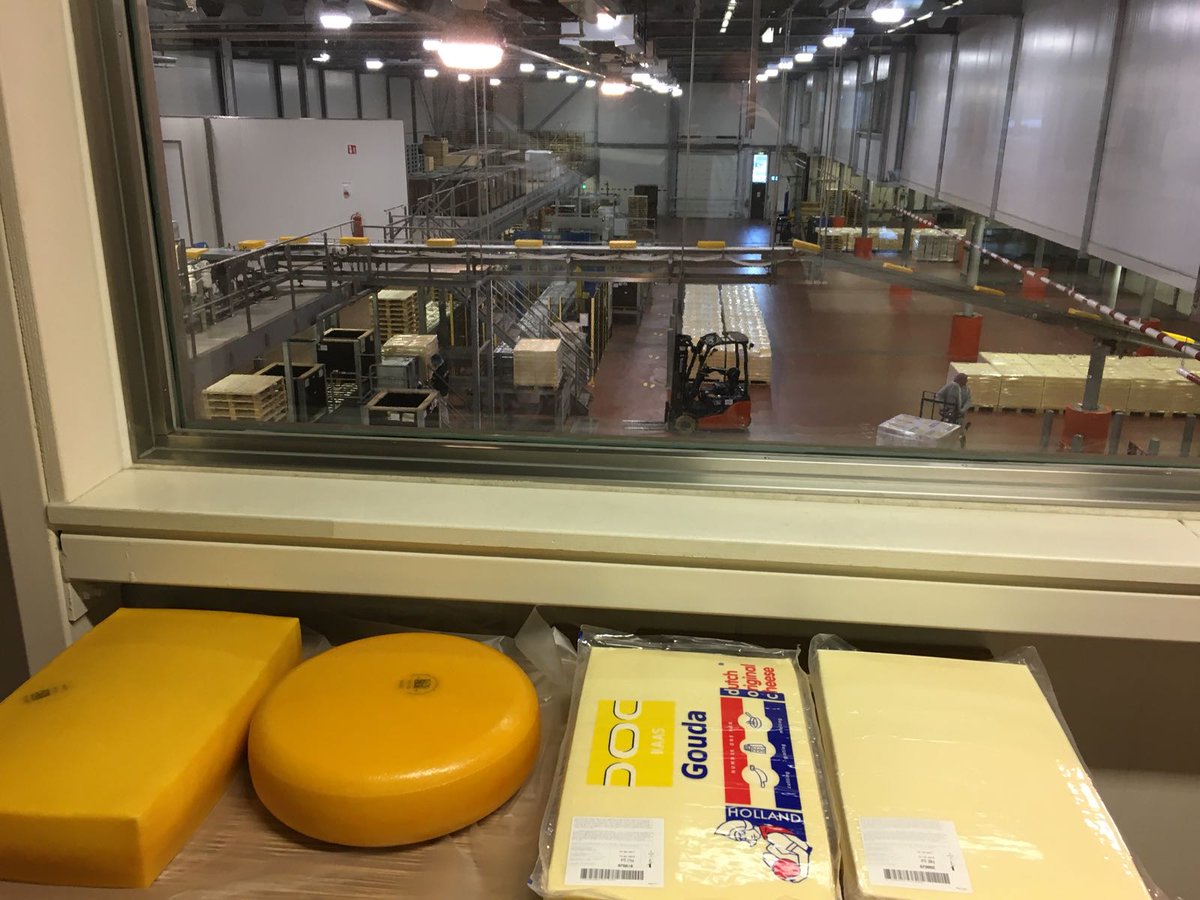 Alfacollege's tweet photo. 80 studenten #Engineering en International Business maakten 10nov kennis met verschillende beroepen #DOCkaas #Hoogeveen Levensmiddelenbranche is 1 van de hardst groeiende industrieën https://t.co/rHFV8FWN2U