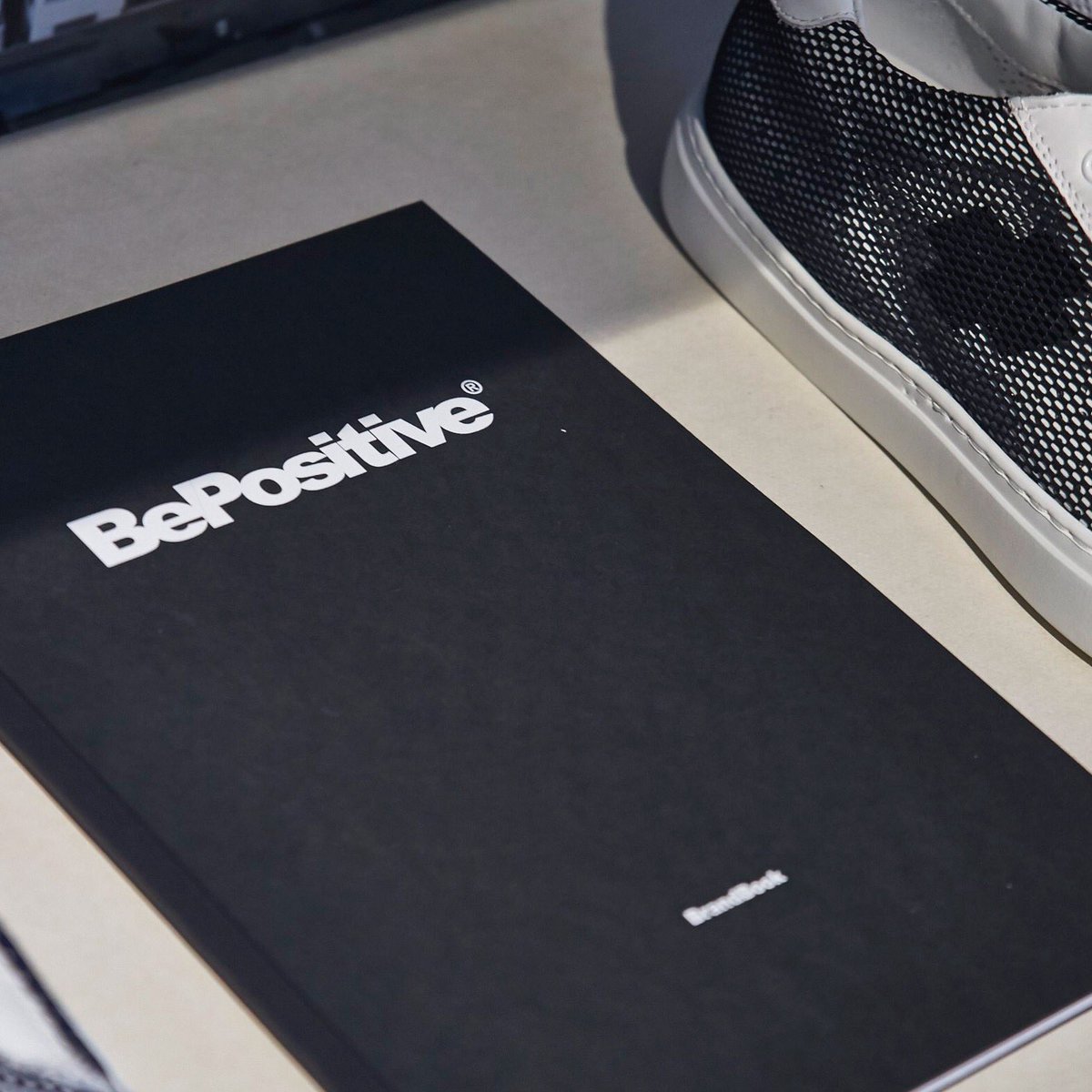 bepositive_it's tweet photo. Unconventional and confident, BePositive man is fascinated by new ideas and style concepts. #itsanattitude #bepositivebrandbook #bepositiveauthentic #identity #italiancraftsmanship #unconditional #contemporary #inovative #design #inspiration #urbanstyle #streetwear https://t.co/veSc4ifMza