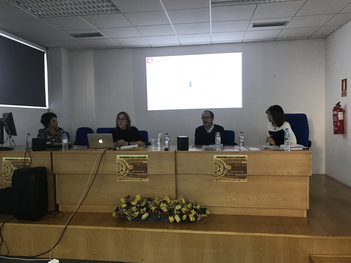 seepluex's tweet photo. a prof. Conceição Carapinha da @UnivdeCoimbra apresenta um trabalho sobre interações orais tutor-aprendente em cursos a distância #tecpt https://t.co/sUCnf6wn57