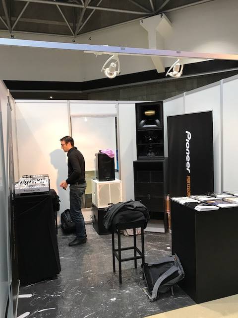 PioneerProAudio's tweet photo. This week we've been exhibiting at @MICSMONACO where we presented the XY3 system, XPRS-10, XPRS-115S along with some @PioneerDJglobal product!
#XY3 #PioneerProAudio #XPRS10 #XPRS115S https://t.co/jOfa3DtMe4