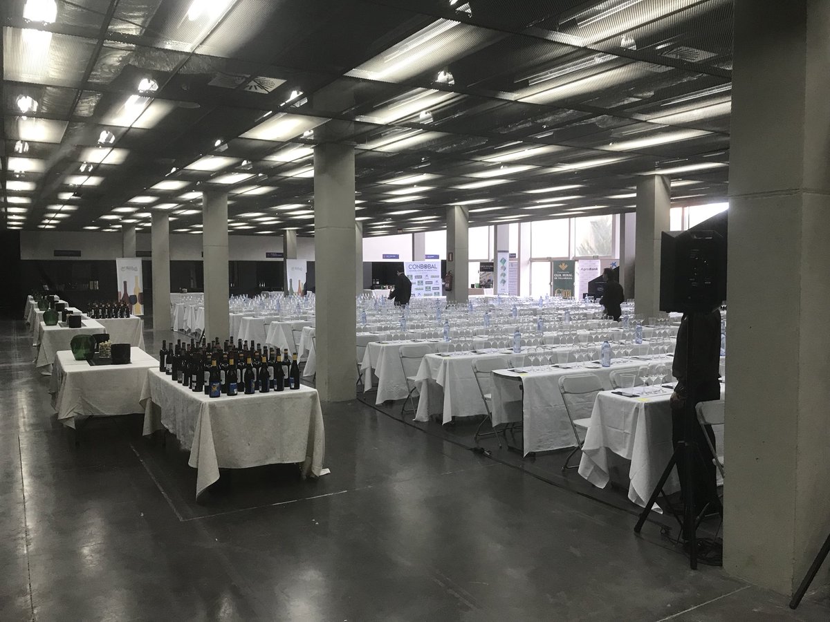 Jesuske365's tweet photo. Todo listo para la impresionante #Cata de 10 Bobales comentada por @JuanchoAsenjo en el #Conbobal ... https://t.co/HvlRTrRgUM