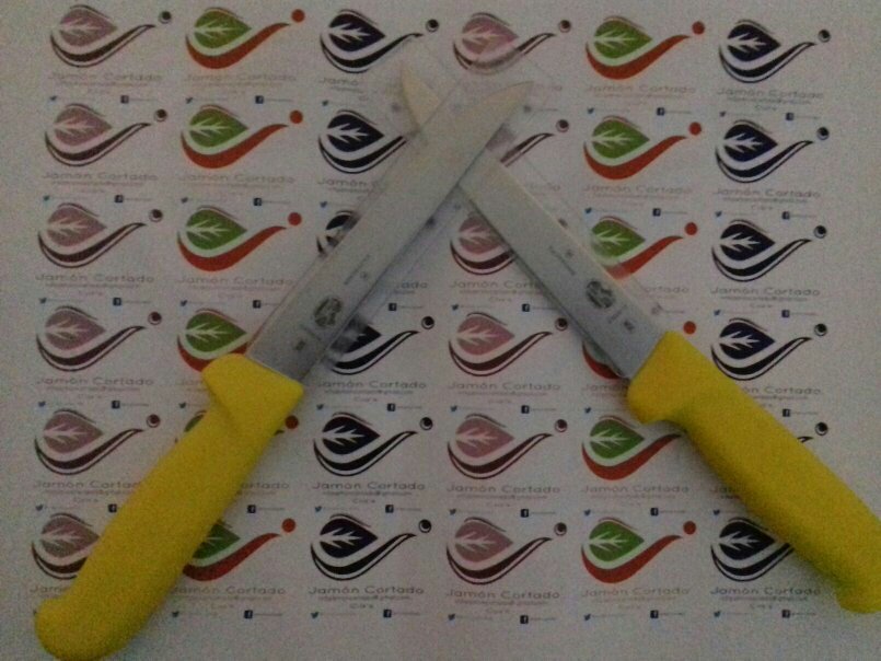 infojamoncortad's tweet photo. Ya tenemos nuevas herramientas @Victorinox  de la mano de @Cuchillosmadrid https://t.co/y6tc8MULj3