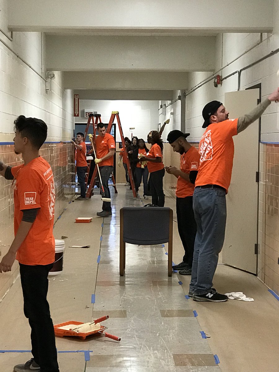 BenTenTHD's tweet photo. On a roll with painting! @homedepot1912 @TeamDepot #givingback @Manny_CubFan https://t.co/j5SL00BbLI