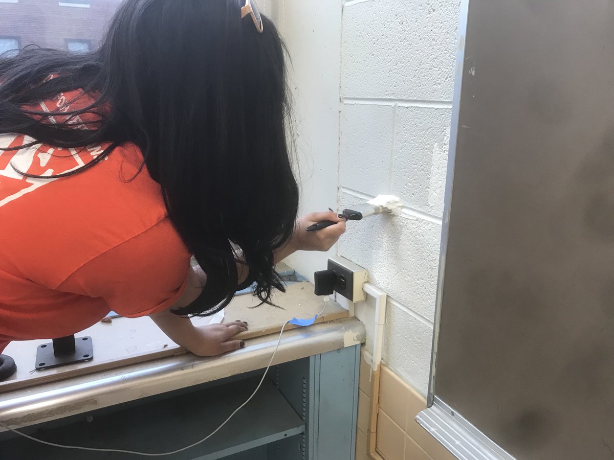 BenTenTHD's tweet photo. On a roll with painting! @homedepot1912 @TeamDepot #givingback @Manny_CubFan https://t.co/j5SL00BbLI