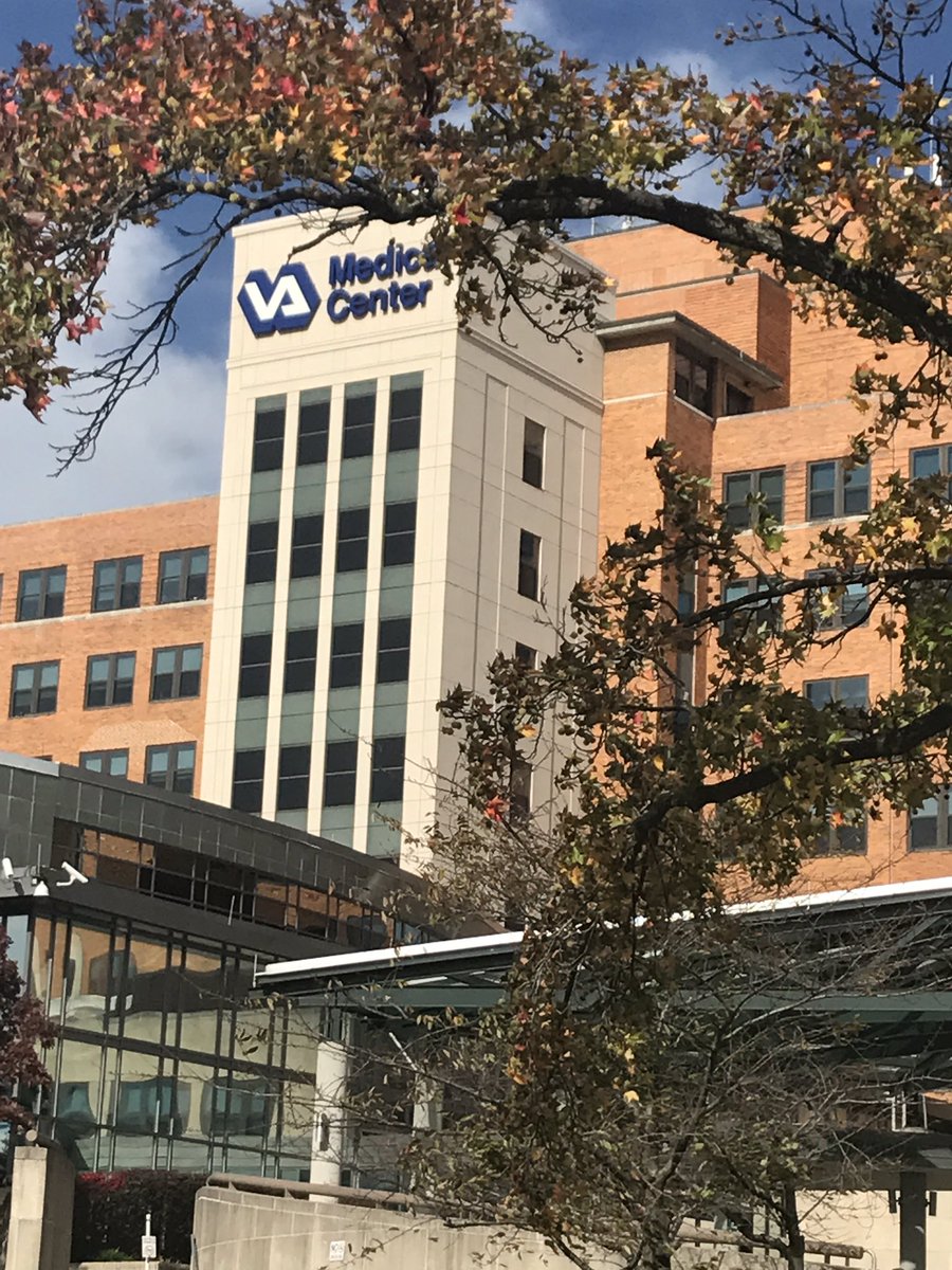 keechskids216's tweet photo. Just dropped of Keech's Kids letters of thanks to our Veterans at the VA hospital- they we very grateful! 🇺🇸 #LHEpride https://t.co/NL6JktgsOC