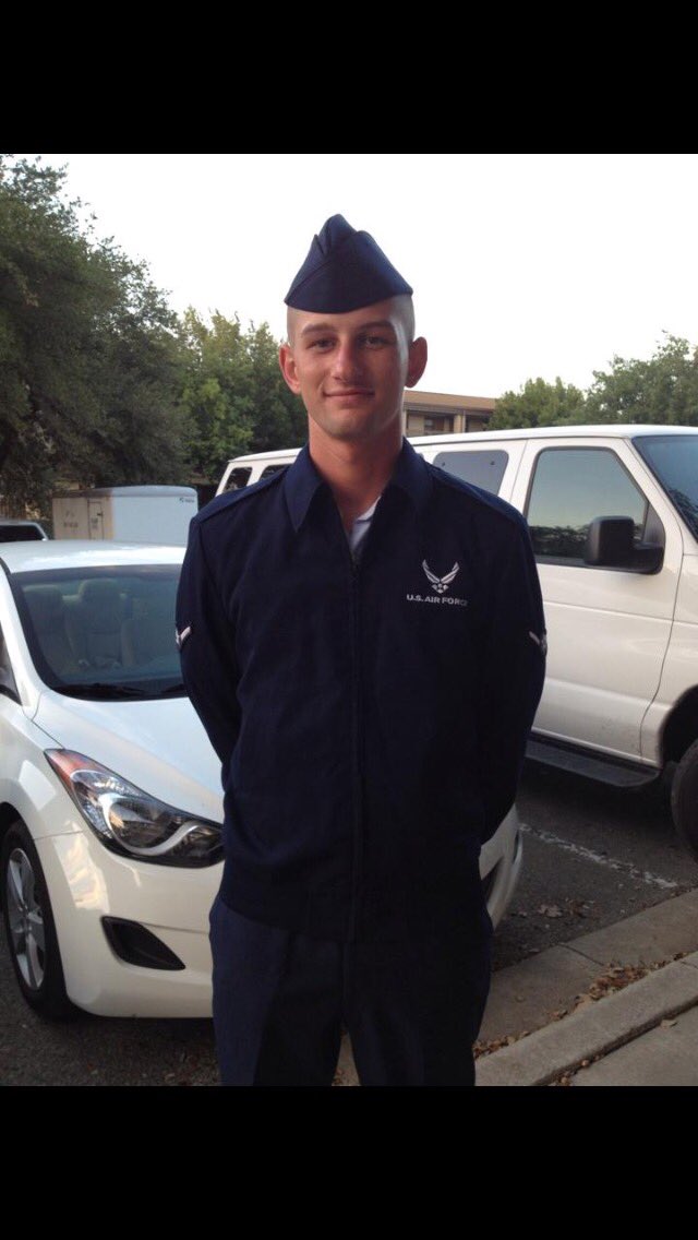 sawzal's tweet photo. @nastedaste miss and love u on this Veteran’s Day. #USAF #SVHSFOOTBALL https://t.co/GrBgfVgwl9