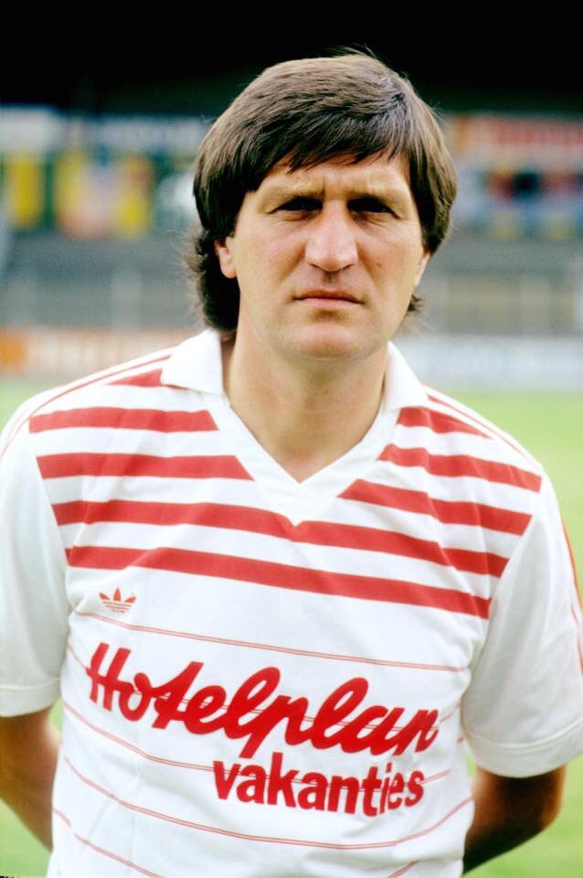 OldFootball11's tweet photo. #LexSchoenmaker #AssistentCoach #ADODenHaag (1985/86) https://t.co/Ol6WMdPQEK