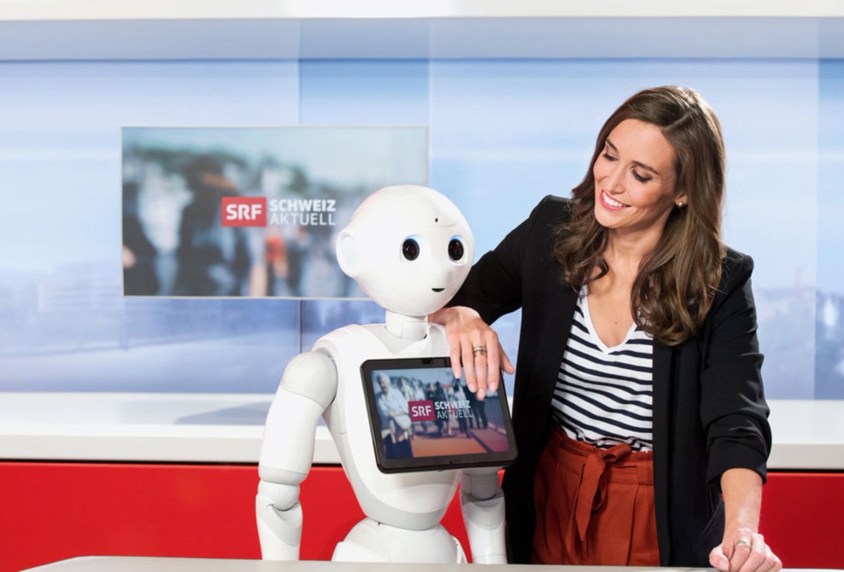 AvatarionTech's tweet photo. Moderatorin Bigna Silberschmidt (SRF) mit Pepper! WIr sind stolz darauf Pepper im Fernsehen zu sehen! #pepperindailyuse (Bild: SRF/Oscar Alessio) https://t.co/nSHUKydpbA