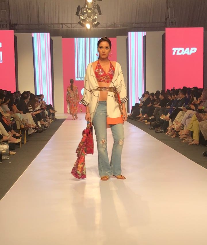 houseofdeepak's tweet photo. #DeepakPerwani presents "D Philosophy" at #MadeInPak17 by #FashionPakistan x #TDAP 
 #FPMF17 #MillennialFashion #TVOnePk https://t.co/rybMFljD3P