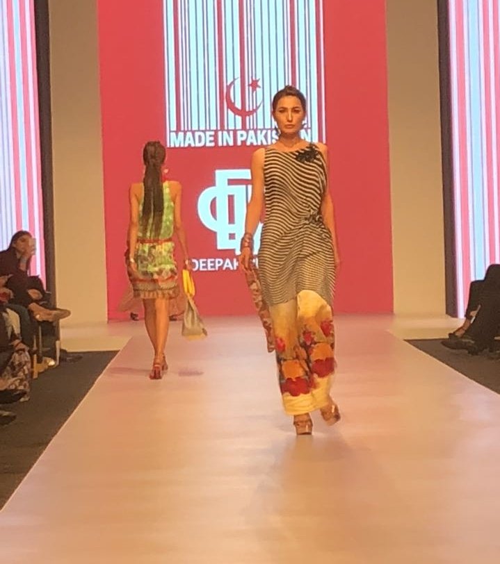 houseofdeepak's tweet photo. #DeepakPerwani presents "D Philosophy" at #MadeInPak17 by #FashionPakistan x #TDAP 
 #FPMF17 #MillennialFashion #TVOnePk https://t.co/bBFEtujEjB