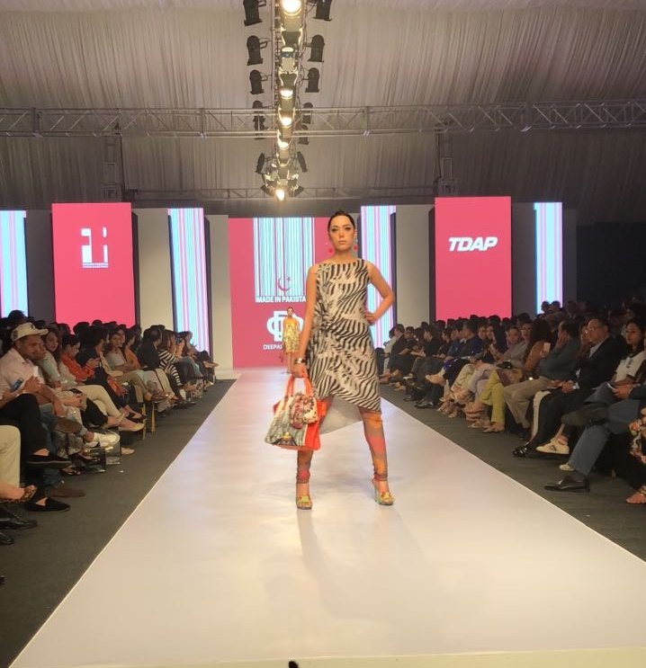 houseofdeepak's tweet photo. #DeepakPerwani presents "D Philosophy" at #MadeInPak17 by #FashionPakistan x #TDAP 
 #FPMF17 #MillennialFashion #TVOnePk https://t.co/Dh9NuzCbnq