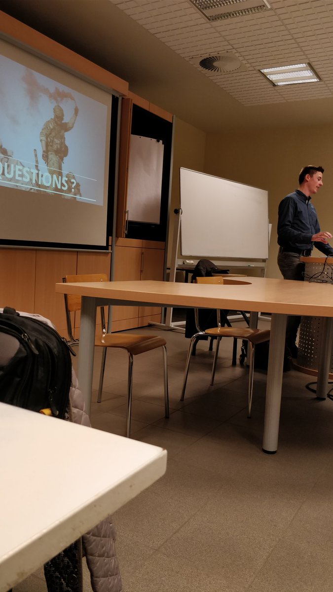 lukasjansen1998's tweet photo. Lezing van alumnus Bram Driesen 
#itfactory #ThomasMore https://t.co/vcnUgys0dd