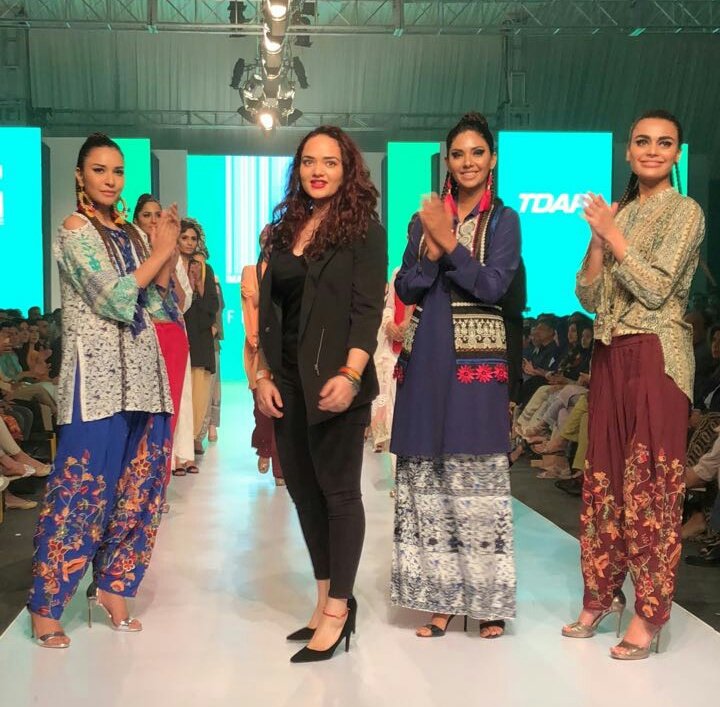 OhMyMascara_'s tweet photo. Parishey Adnan #FnkAsia at #MadeInPak17 by #TDAP
#FashionPakistan #MadeInPak https://t.co/0uYGsrEQ4W