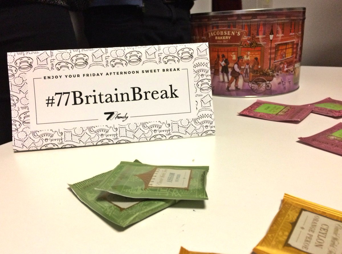 77AgencyLondon's tweet photo. It's always 5 o'clock somewhere. And that calls for an afternoon break with some English tea and biscuits! Have a marvellous weekend! #77Family #Agencylife https://t.co/JscicvQ1bc