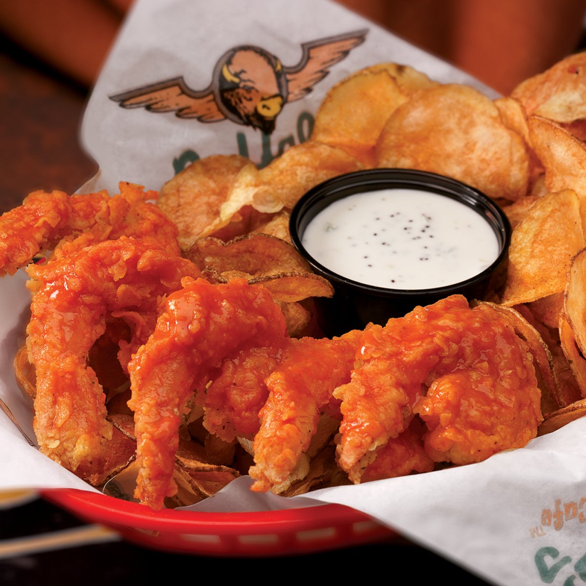 BuffalosCanyon's tweet photo. Lunchtime... and this would be a perfect. 🍤
Buffalo shrimp and homemade chips.... Drool. 🤤
#BuffalosCafe
#TGIF
#Lunchtime
#LunchSpecials https://t.co/8u9ruEgpzw