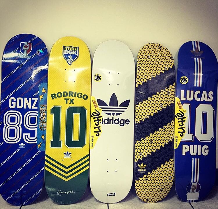 lo1622ve's tweet photo. AdiFans @adidasoriginals @adidasskate #adidas #adidasdeck #skateboard https://t.co/TRZVvXkET3