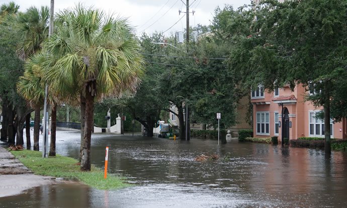 ETFOeducators's tweet photo. #ETFOTakesAction - #ETFO supports relief efforts for the Caribbean and Bangladesh https://t.co/O1VS0P7usY https://t.co/V2bjf23xPC