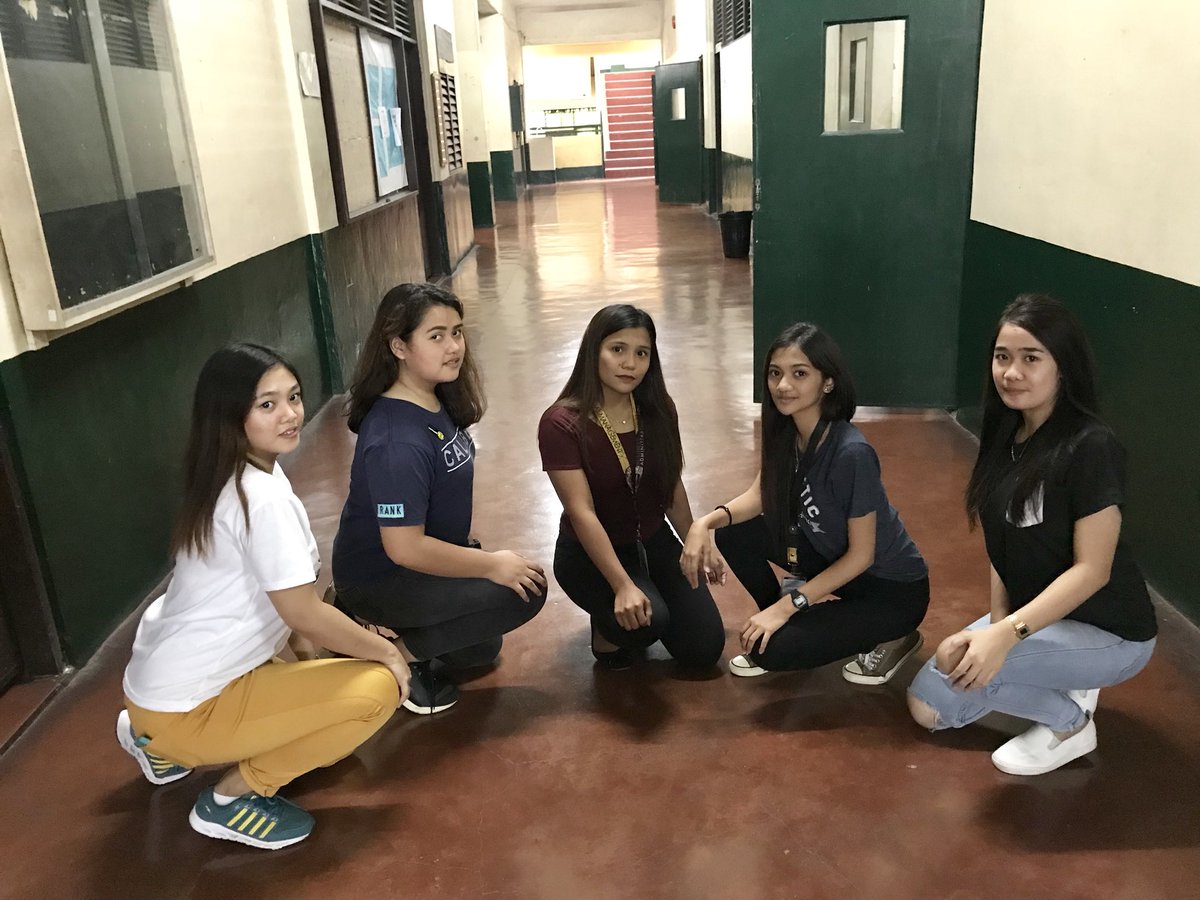 _rnlnm199x's tweet photo. Pagkatapos magpicture. "Taena nakakapagod" 😂😂😂😂😂 @giaaaavalerio  @YheelKaye  @_PPGR  @rirehjoy insert *sha* 😅 https://t.co/sZla16iwdJ