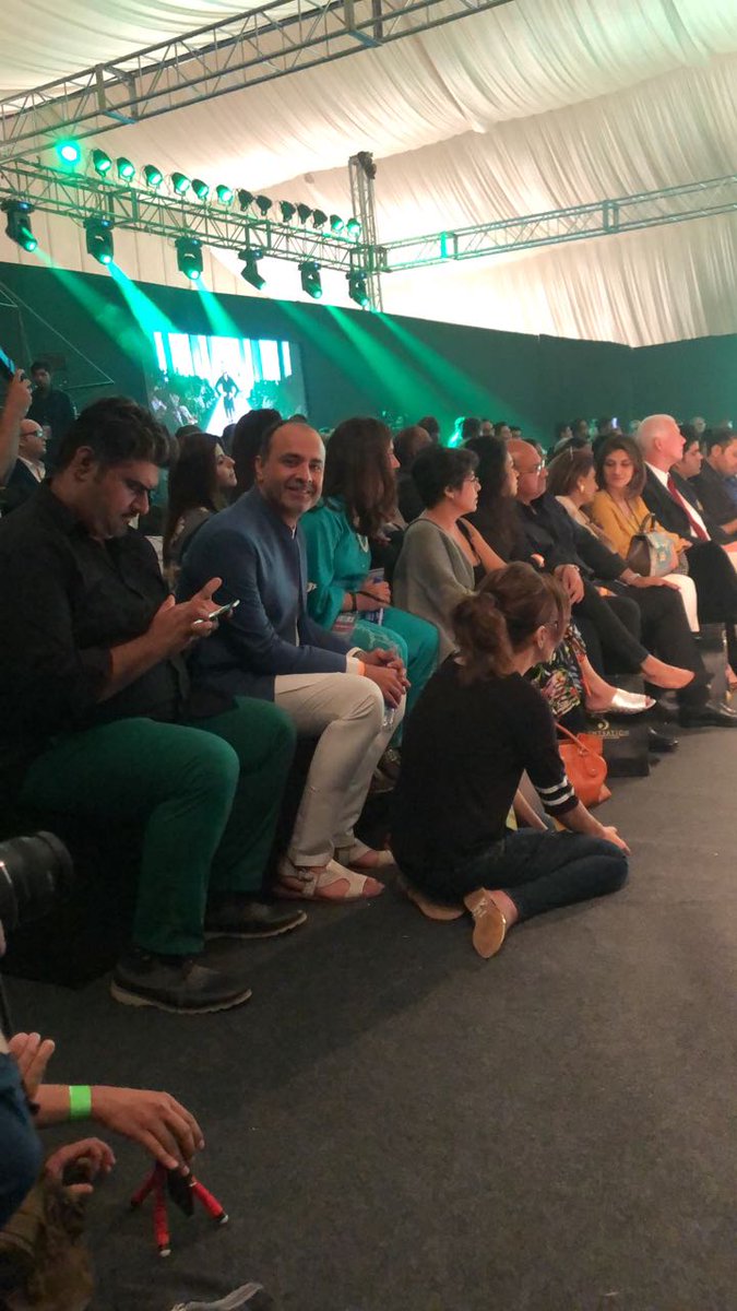 houseofdeepak's tweet photo. #Dphilosophy by #Deepakperwani #MadeInPak17 #MadeInPakistan by #FashionPakistan x #TDAP 
#FashionWeek #FashionPakistan #FPMF17 #MillennialFashion #TvOne https://t.co/UVHFCa9RhN