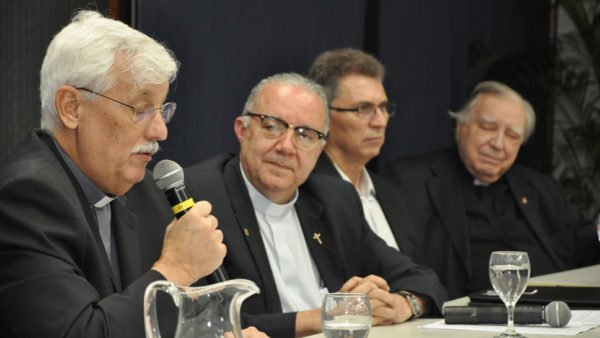 amecotest's tweet photo. El P. Arturo Sosa visita las universidades jesuitas en Brasil -  https://t.co/E5QguLQA9N 16 al 29 de octubre el... https://t.co/GU9DhXDk1H