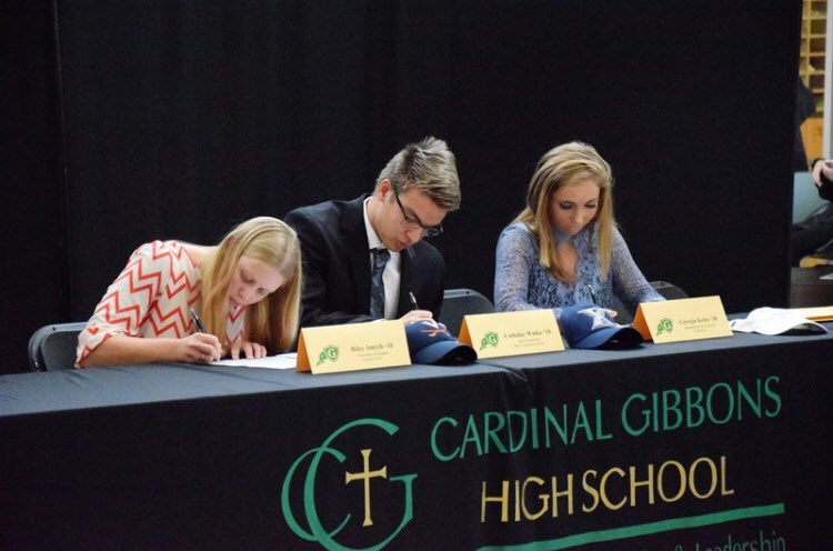 wgolf_cghsnc's tweet photo. So proud of our very own @riley_smyth for signing with @UVAWomensGolf ! Congratulations Riley! We’ll be cheering you on! #signingday2017 https://t.co/ry0KFnKeL4