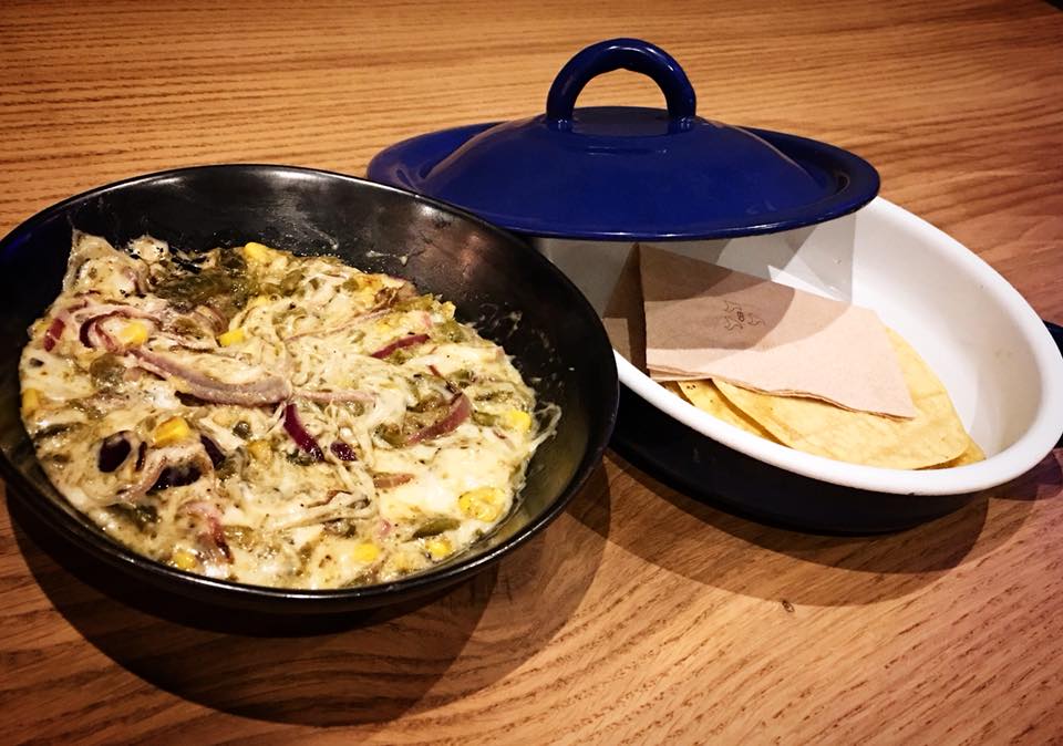 ElGallodeOroBCN's tweet photo. No hay #taco más placentero que el de #rajas con #queso! 😍🌶🧀🤤 
☎️ 938072675
📍Calle Nápoles 266
#elgallodeorobcn #Barcelona #comida #mexicana #rajasconqueso #deli #gastronomia #foodie #food #sagradafamilia #restaurantesbcn https://t.co/EpJ8FaObEL