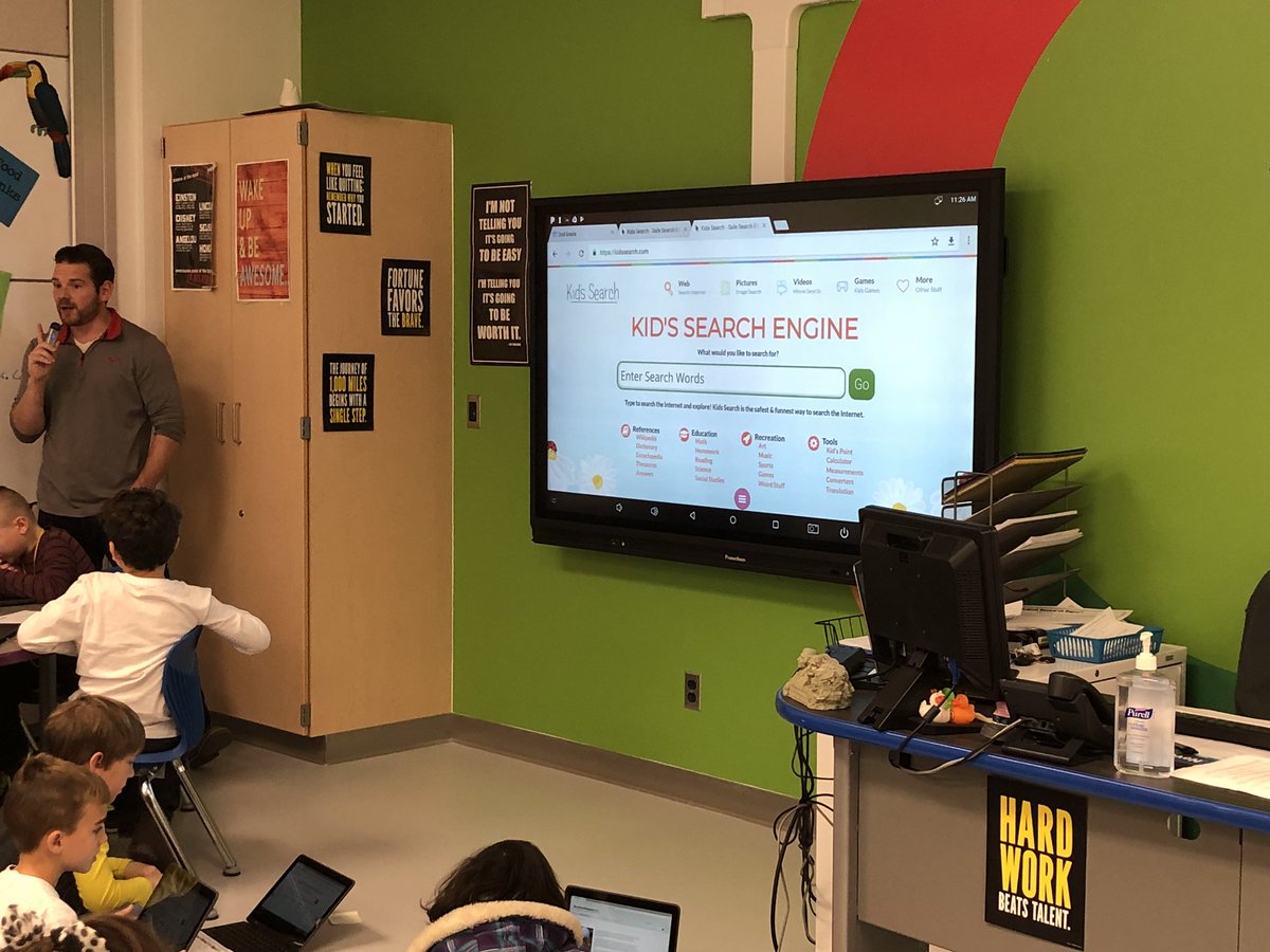 holly35c's tweet photo. Second graders learning how to “kid’s Search” for animals for a research project! #MontourProud https://t.co/GJ5x6Ny7uX