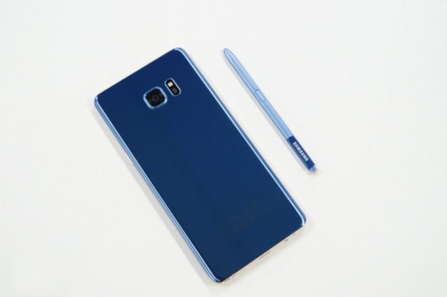 DroidForums's tweet image. Galaxy Note 8 Available In Deepsea Blue Starting November 16th #note8 #android #androidnews bit.ly/2mca2SZ