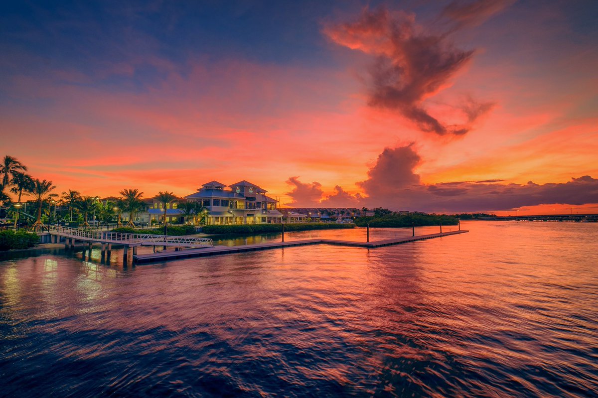 1000_north's tweet photo. Last night’s sunset was 👌🏼. Don’t you agree? #1000NORTH #Jupiter #ComingSoon 📸: @captainkimo https://t.co/oeE4U4Gc8n