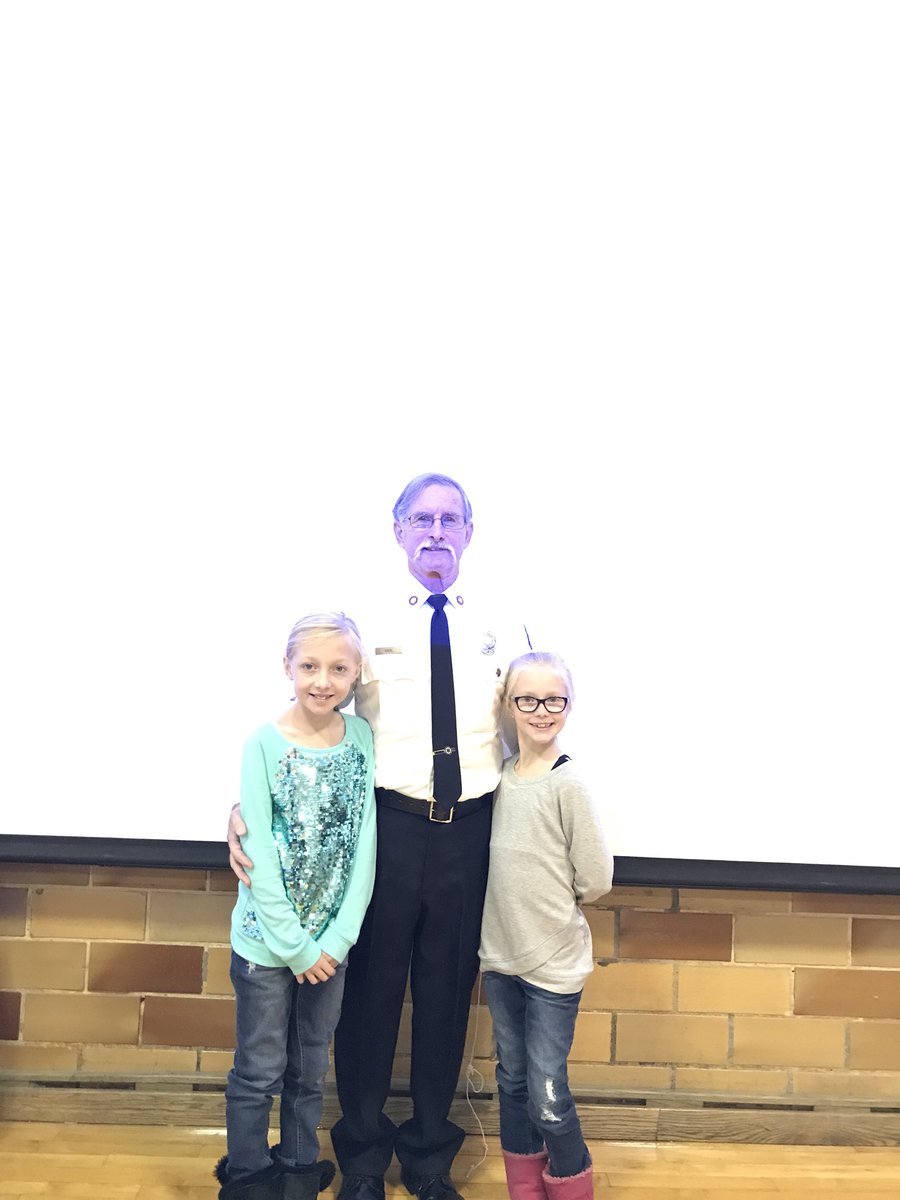 Ellsworth2_4th's tweet photo. Veteran’s Day 2017!  Love having my dad be a part of Ellsworth’s Celebration. @Ellsworth203 #Inspire203 https://t.co/fwaTkawTah