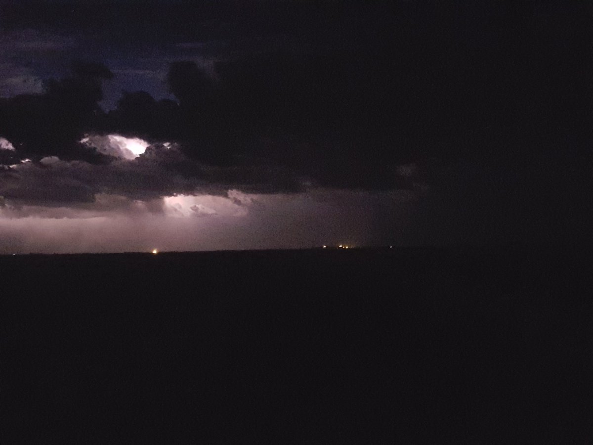 cbdemilo's tweet image. Some lightening last night
