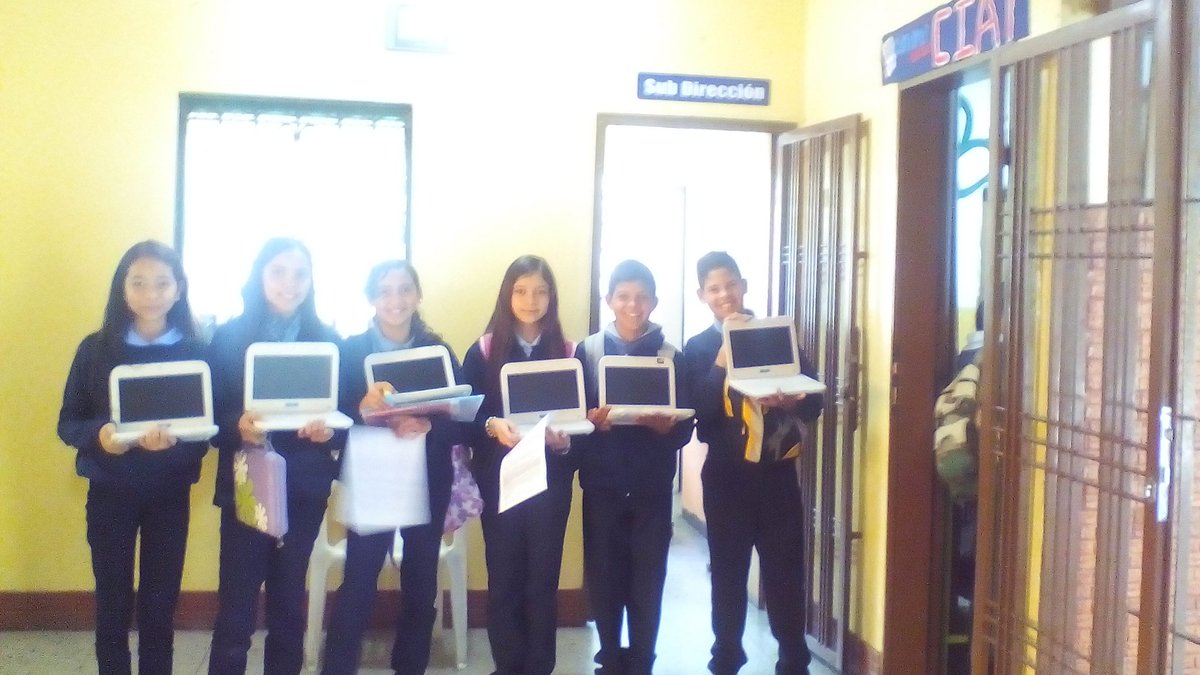 CiatMiranda's tweet photo. Jornada de Actualización Canaima  contenidos De Media: para los estudiantes de 1er año liceo Francisco de Paula Andrade https://t.co/3oEql3Ro4l