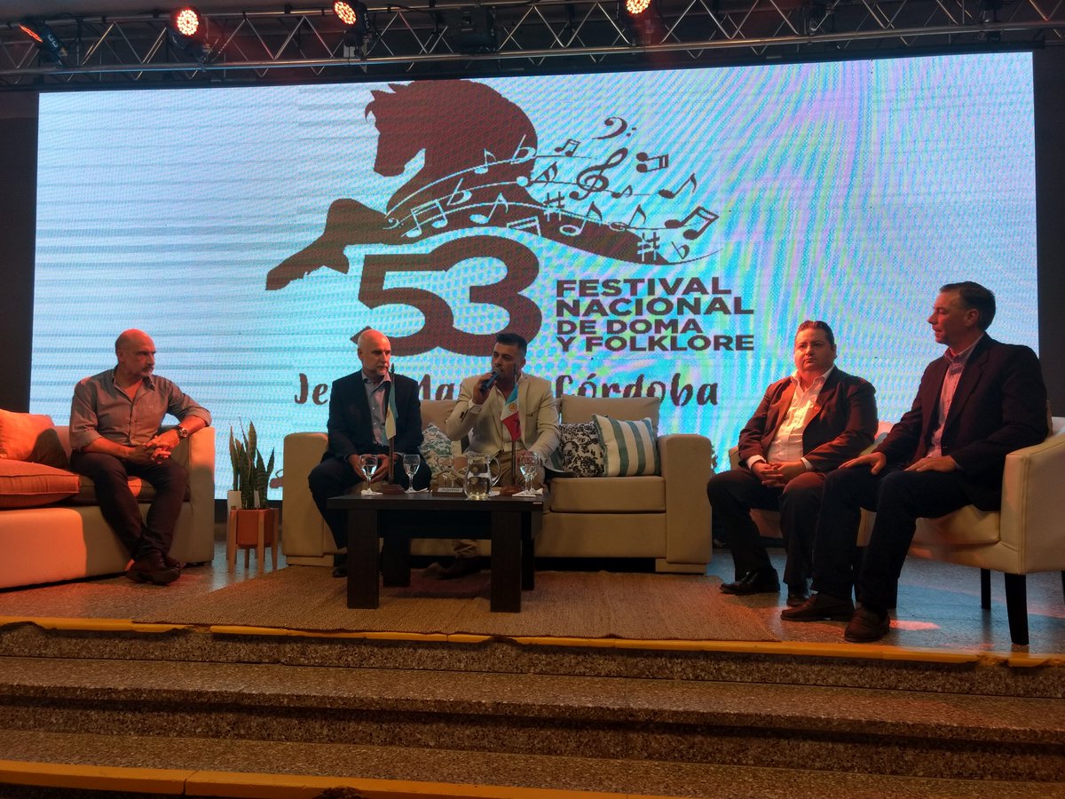 myriprunotto's tweet photo. Presentación de la #EDICION53 del  @FestivalJM Ya se vive el clima festivalero en la región @tottis_nicolas https://t.co/lMld0v8Ll0