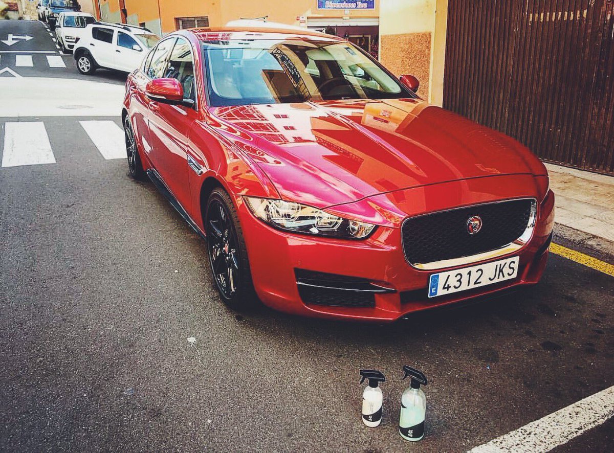 SmartPolishPro's tweet photo. One clean looking Jaguar after a round with our Waterless Wash & Wax ๐ท @ moisesvaldivieso
#SmartPolishPro | #JaguarXE | #Detailing https://t.co/XH6xG02JUA