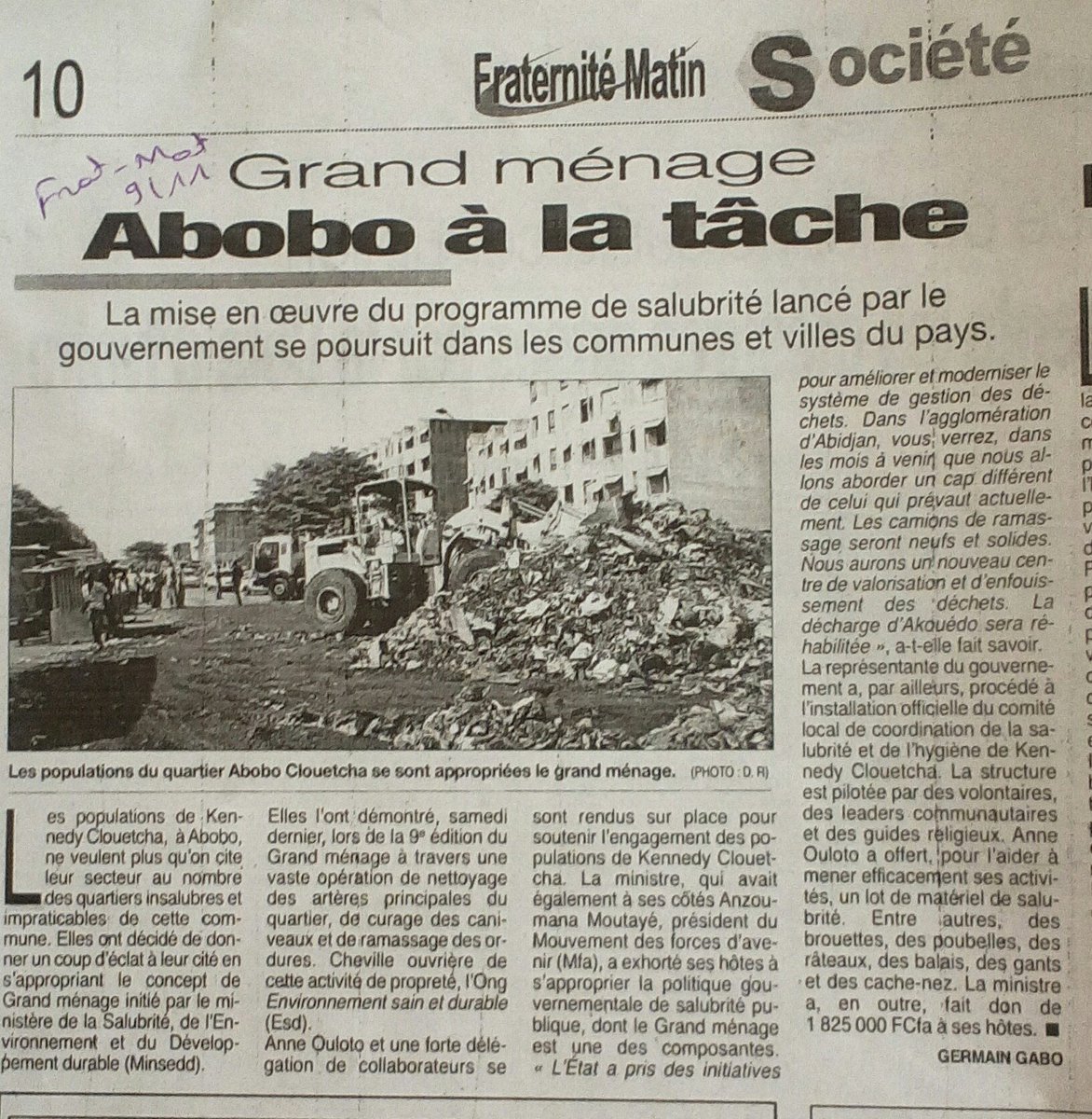 OngCoddhyakro's tweet photo. L'opération "Grand ménage" est une bonne initiative pour rendre nos ville propre. Malheureusement après l'opération, plus de suivi et les ordures reprennent leur place #VU225 #internew #VoiceUp https://t.co/dcVF5n7B4f