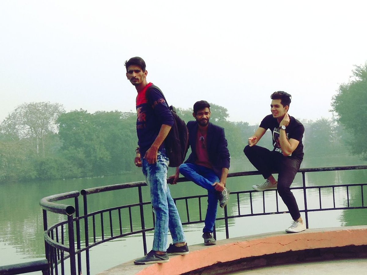 ASPEntertainme1's tweet photo. #Random_Click 
#ASP_Entertainment_Photography
Director - #Malkit_Phogat 
Actor - #Aashish_Suredia_Parjapati , #Bunny
Click By - #Priyanka https://t.co/1SnBNTZzhJ