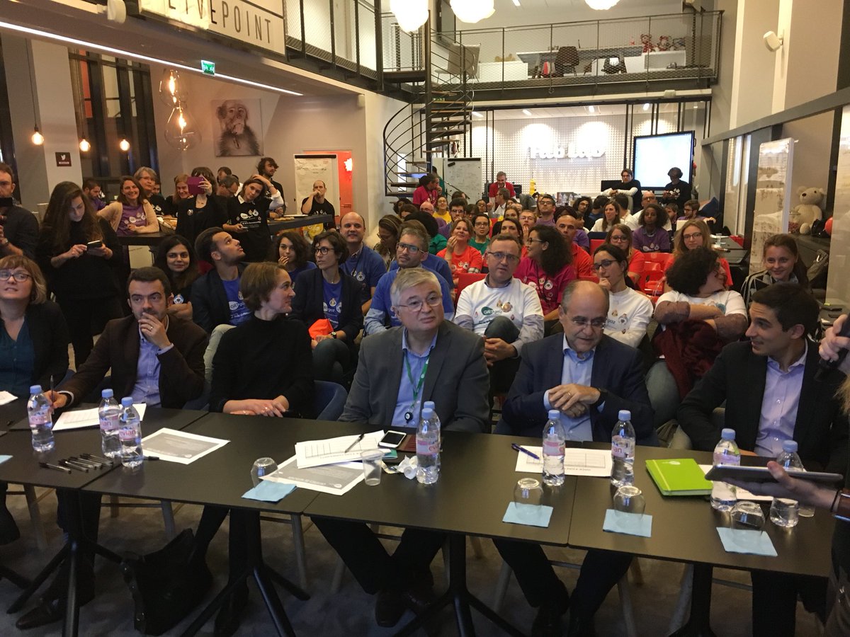 DesvignesClaire's tweet photo. Face au jury #ParlonsGaz #Hack4Gas @JeromeValdivia https://t.co/LV0wg0BsMO