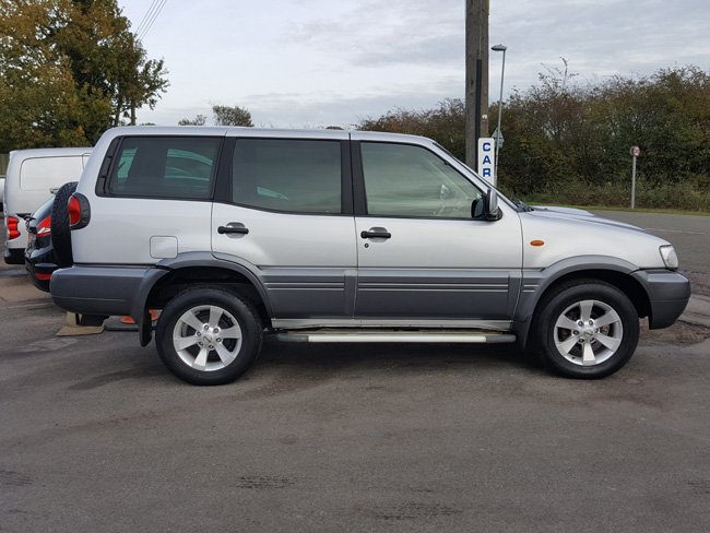 Bit of a rarity now. 2005 Nissan Terrano 2.7 TDi SE 5dr with 7 SEATS. Take the family out or go across a field in it. 4 Wheel drive. £2495. dclast.com/showdetails.ph…